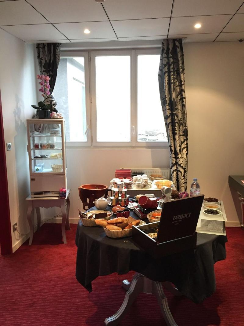 Logis Hotel Saint Martin أورلييو المظهر الخارجي الصورة