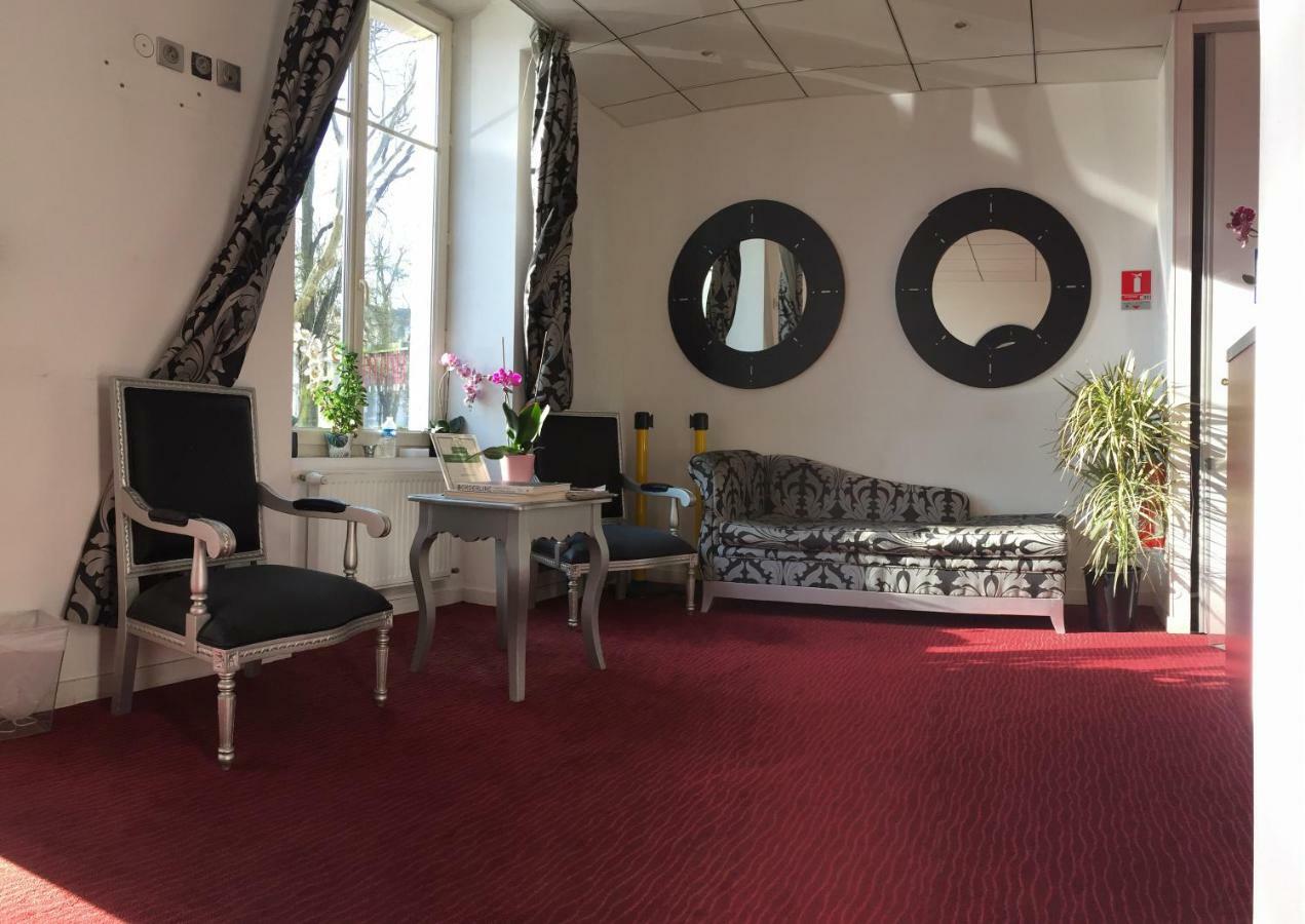 Logis Hotel Saint Martin أورلييو المظهر الخارجي الصورة